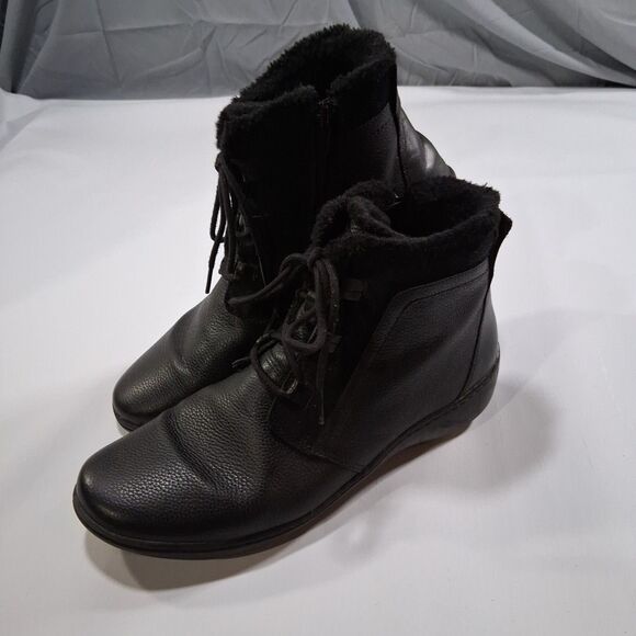 Clarks Shoes - CLARKS COLLECTION Soft Cushion Ankle Boots Sz 7.5M Black Leather Faux Fur